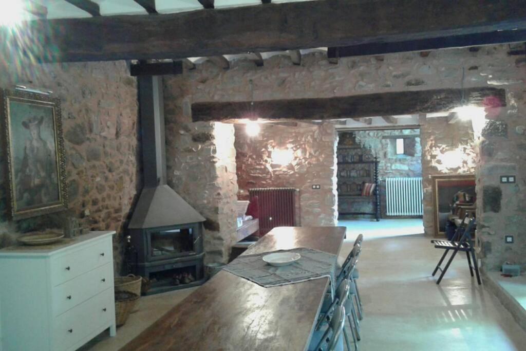 La Badenca. Masia Catalana Del S. XVII Riudaura Exteriör bild