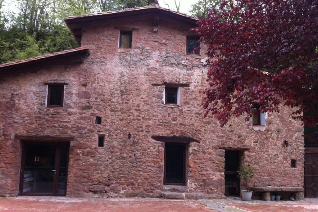 La Badenca. Masia Catalana Del S. XVII Riudaura Exteriör bild